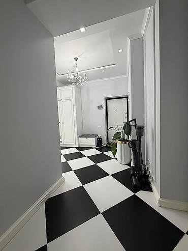 круглый: 🏡Продается 3-х комнатная квартира 📍 Район: Сквер Тоголок Молдо 🏢 — 4