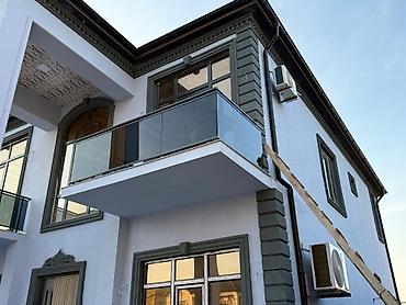 demir balkon: Şüşə balkon məhəccəri və fasad üçün aluminiyum konstruksiya - — 1