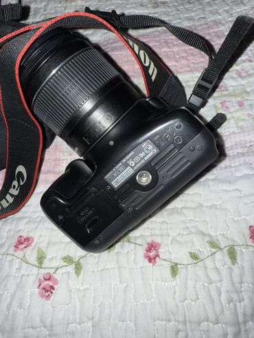 1-2 defe istifade olunubreal aliciya endirim olacag.Canon EOS