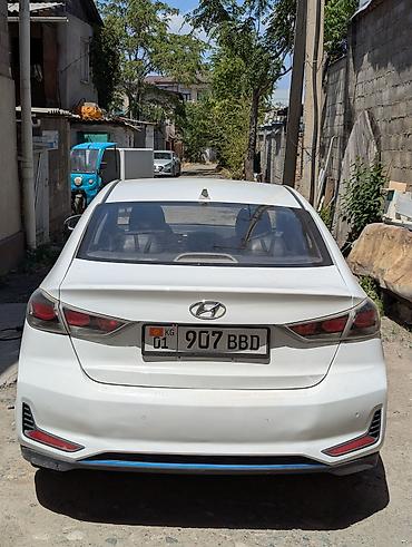 byd e6: Hyundai Elantra: 2020 г., 1.6 л, Автомат, Гибрид, Седан — 2