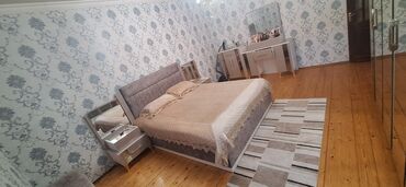 Кровати: Двуспальная кровать