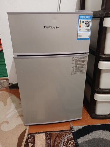бытовая техника дешево: Срочно продаю мини холодильник. В офису и салону и на работу можно