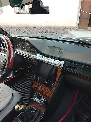 фикс токмок: Mercedes-Benz 220: 1993 г., 2.2 л, Механика, Газ, Седан — 4