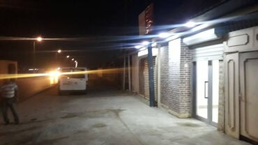 купить квартиры в баку: 2 mertebe bütün sənəd daxil kupçasi var dəniz ilə üzbə-üz yolun düz