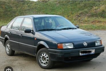 арзан автомобил: Volkswagen Passat: 1989 г., 1.8 л, Механика, Бензин