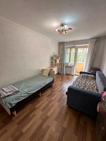 снять жилье в кыргызстане: 1 комната, 35 м², 3 этаж, Косметический ремонт