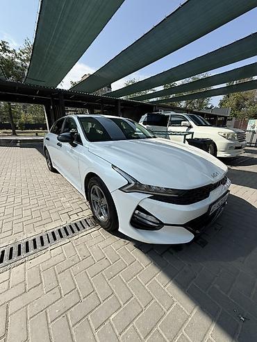 белый салон: Kia K5: 2021 г., 2 л, Автомат, Газ, Седан — 2