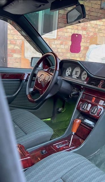 Mercedes-Benz: Mercedes-Benz W124: 1992 г., 2 л, Автомат, Бензин, Седан — 2