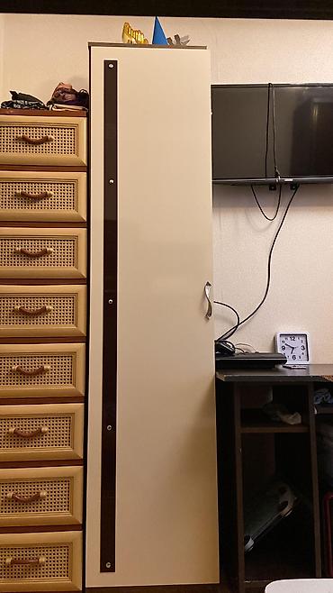 Bir qapılı şkaf - Rəng: açıq krem korpus, qapıda tünd qəhvəyi