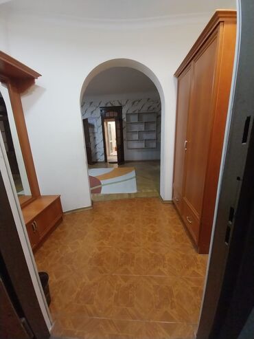 Ofislər: Ofis sahəsi – tam mebellə Təsvir: - Geniş və işıqlı ofis planı: bir — 2