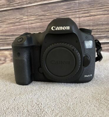 Фотоаппараты: Просто фотоаппарат canon 5d mark iii . Аппарат в идеальном состоянии