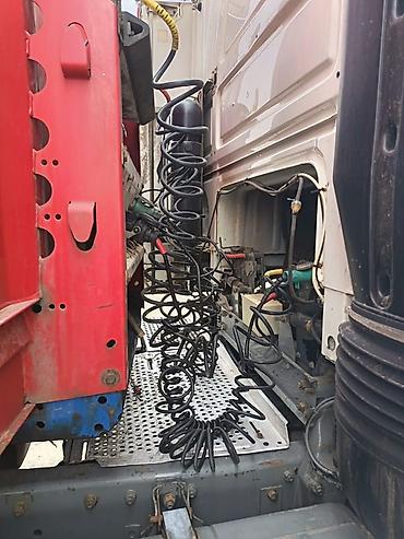 yuk maşnı: DAF XF dartqı (traktor) və tentli qoşqu • Marka/model: DAF XF • — 5