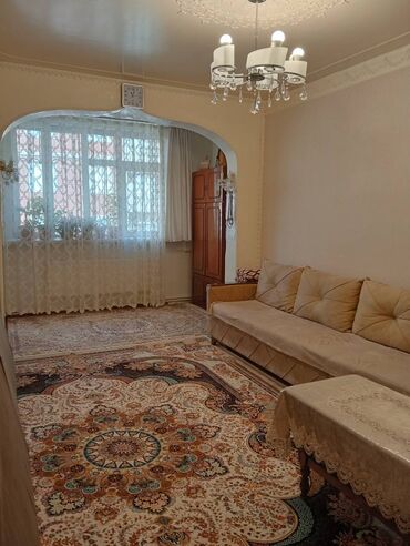 Köhnə tikili: Bakı, 4-cü mikrorayon, 3 otaqlı, Köhnə tikili, m. Memar Əcəmi, 75 kv. m — 3