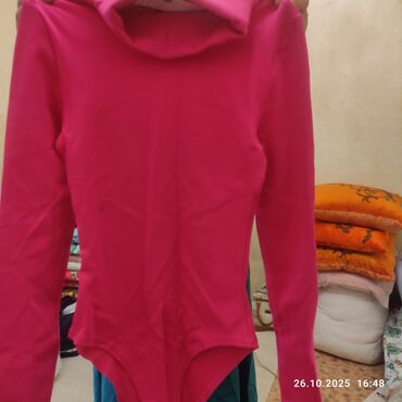 Другая женская одежда: Набор женской одежды (4 предмета) 1) Удлинённый жилет без рукавов - — 14