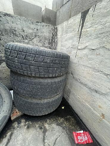 бир: Дөңгөлөктөр монтажда 235 / 60 / R 17, Кыш, Колдонулган, Комплект, Жол тандабастар (АТ/МТ), Куйма, тешиктери - 5 — 5