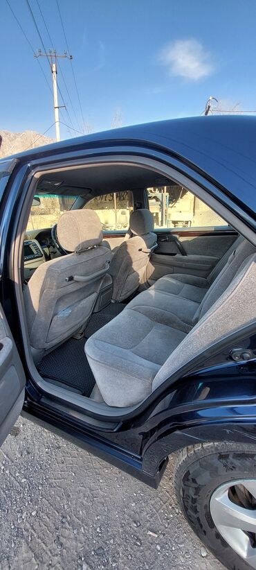 Toyota: Toyota Crown: 2002 г., 3 л, Автомат, Бензин, Седан — 11