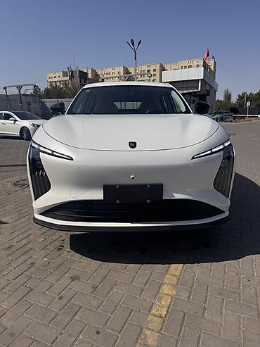 исфана лейлек: Dongfeng : 2026 г., Электромобиль, Кроссовер — 1
