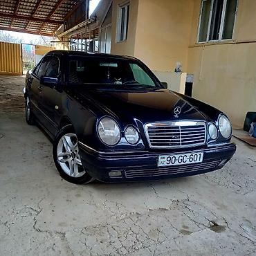 Mercedes-Benz: Mercedes-Benz E-Class: 3.2 l | 2000 il Sedan — 5