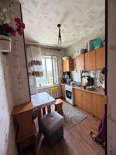 105: 2 комнаты, 50 м², Аламедин-1 мкр 105 серия, 5 этаж, Старый ремонт — 1