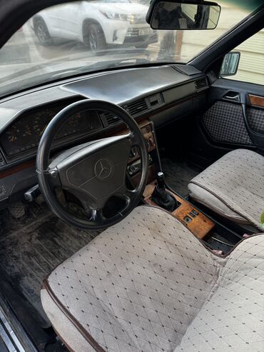 Mercedes-Benz: Mercedes-Benz E-Class: 1993 г., 3.2 л, Механика, Бензин, Седан — 6