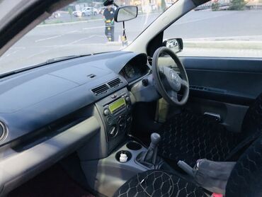 mazda 2 бу: Mazda Demio: 2003 г., 1.3 л, Механика, Бензин, Седан