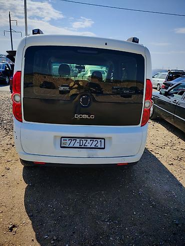 Fiat: Fiat Doblo: 1.4 l | 2012 il 320000 km Van/Minivan — 5