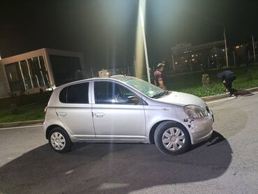 Toyota: Toyota Yaris: 1999 г., 1 л, Механика, Бензин, Хэтчбэк
