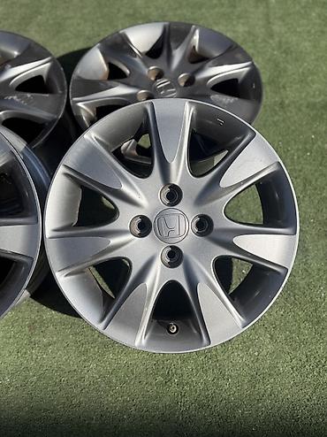 диски на golf 4 r15: Литые Диски R 15 Комплект, отверстий - 4, Б/у — 2