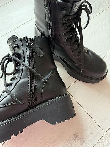 planika ugg cizme: GUESS ženske čizme – crne kožne borosanke sa platformom -Velicina: 37 — 2