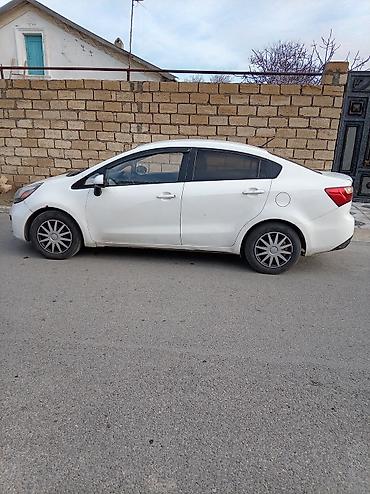 renault megane nece masindir: Kia Rio: 1.4 l | 2012 il Sedan — 1