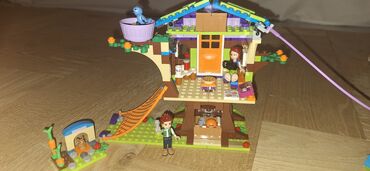 детский домик с горкой: Lego Friends Mia's Tree House 
Домик на дереве