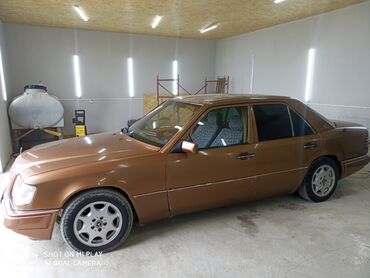 продаю мерседес: Mercedes-Benz 250: 1993 г., 2.5 л, Механика, Дизель, Седан