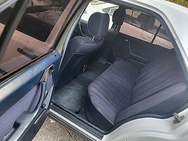 знак мерседес: Mercedes-Benz W124: 1988 г., 3 л, Седан — 6