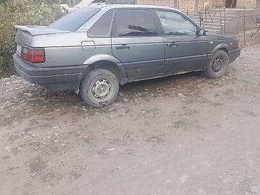 Транспорт: Volkswagen Passat: 1988 г., Седан — 4