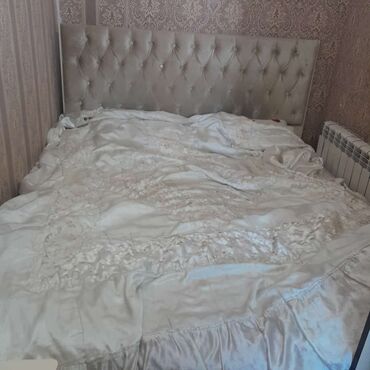 yataq otaqı: Б/у, Двуспальная кровать, С подъемным механизмом, С матрасом, Без выдвижных ящиков, Азербайджан