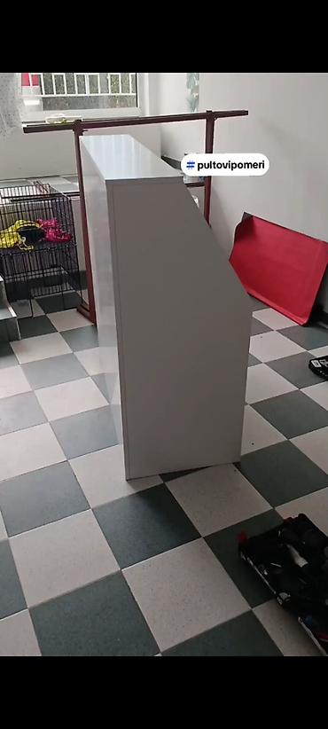 ormar jednokrilni: -Pult se izradjuje se od Univera debljine 18mm u beloj boji — 2