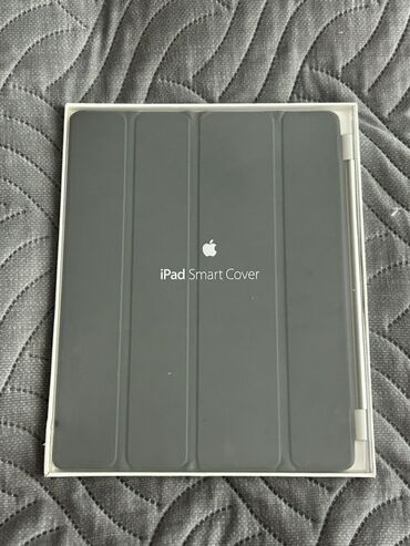 чехлы для iphone 4: Bu, iPad üçün nəzərdə tutulmuş orijinal Smart Cover qabıdır. Qara