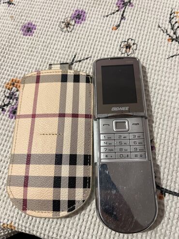 fly телефон раскладушка с большими кнопками: Nokia 808 Pureview, rəng - Gümüşü, Düyməli