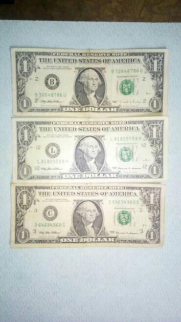 2 dollar 1953 1976 1995 ci iller: Dollar Əskinasları.Kolleksita üçundur .3 Ədəddir.İkisi99ci ildir.Biri