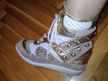 Women's Sneakers and athletic shoes: 38 — 3
