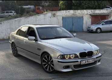 BMW: -İli-1999 buraxılış 2000 -Dizdən qırılan sdennikler -Arxa görüntü