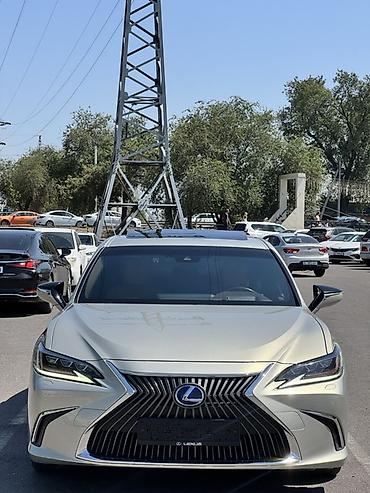 Lexus: Lexus ES: 2019 г., 2.5 л, Вариатор, Гибрид, Седан — 2