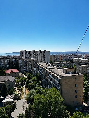 Yeni tikili: Təsvir: - Mənzil Gunesli Neapol kruqu yaxinliqda yerlesir. Ev9/9 — 2