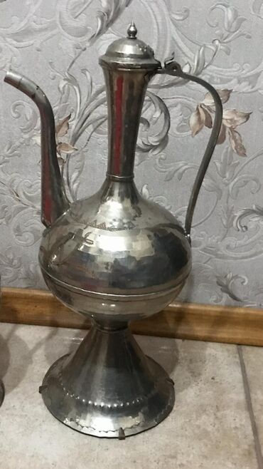 Серебристые чайники в арабском стиле. Нержавеющая сталь