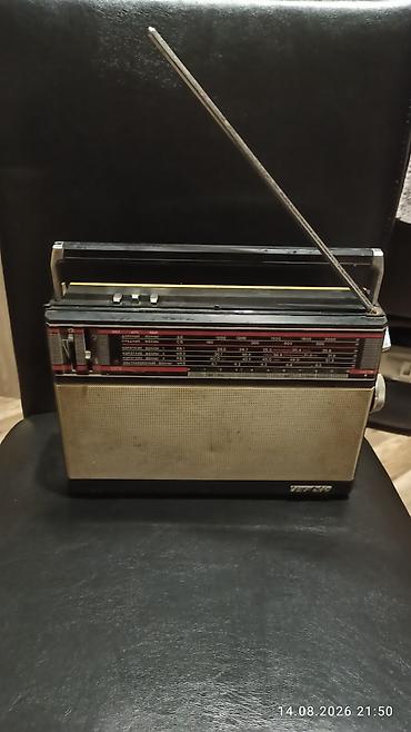 Радио: VEF 214 portativ radiomüəyyinə - Model: VEF 214 (ön paneldə — 1