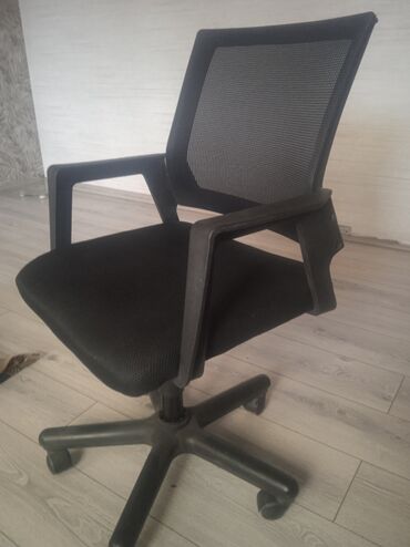 кресла для парикмахерской: Офисное кресло