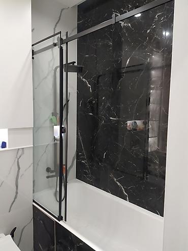 Душевые перегородки и ограждения: Душевая кабина, перегородка. душевая перегородка, закалённое стекло — 5