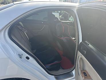 коврик в багажник: Honda Accord: 2002 г., 2.4 л, Автомат, Бензин, Седан — 3