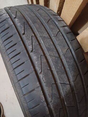 utičnica za auto upaljač 12v: Hankook letnje gume 205x55 R16presle 2000km