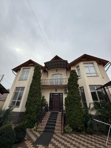 дом в рабочем городке: 425 м², 7 комнат, Утепленный